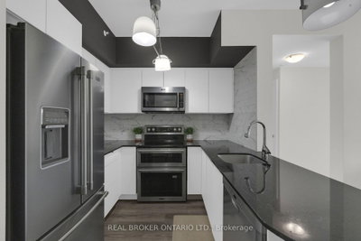 299 CUNDLES Road E • #604 • Barrie, ON photo 5