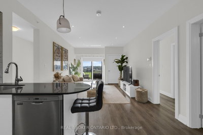 299 CUNDLES Road E • #604 • Barrie, ON photo 6