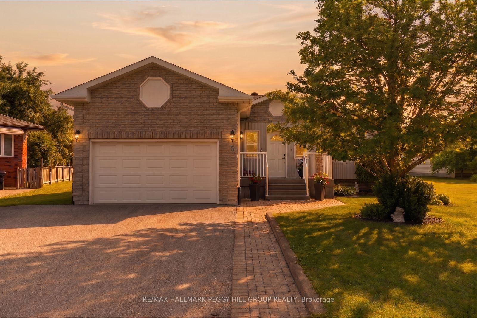 5 Allan Court • Springwater, ON photo 1