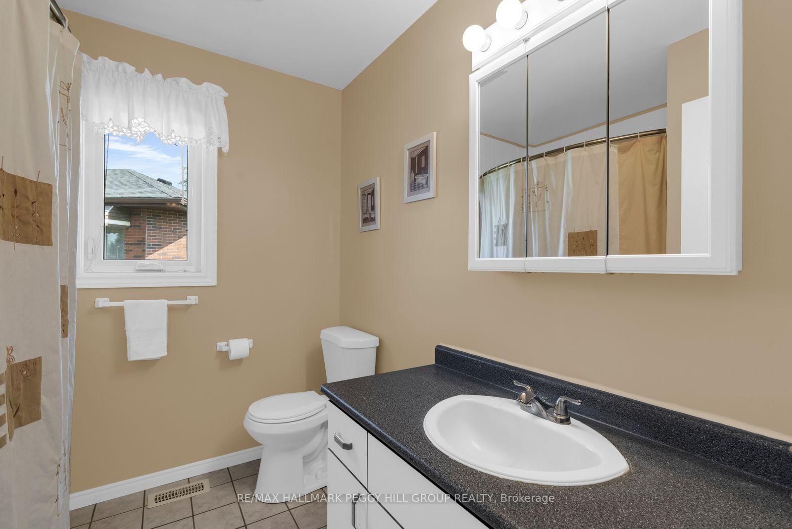 5 Allan Court • Springwater, ON photo 10