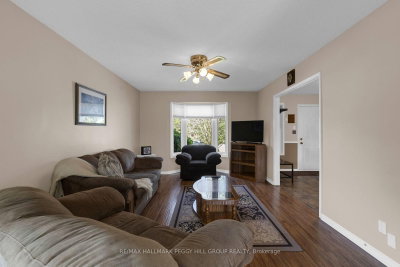 5 Allan Court • Springwater, ON photo 6