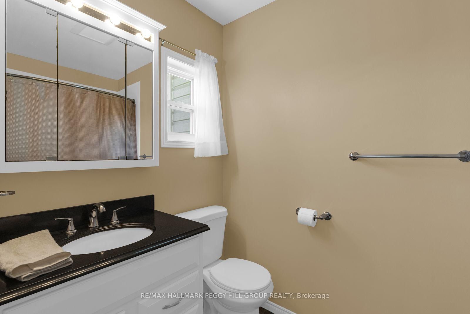 5 Allan Court • Springwater, ON photo 8