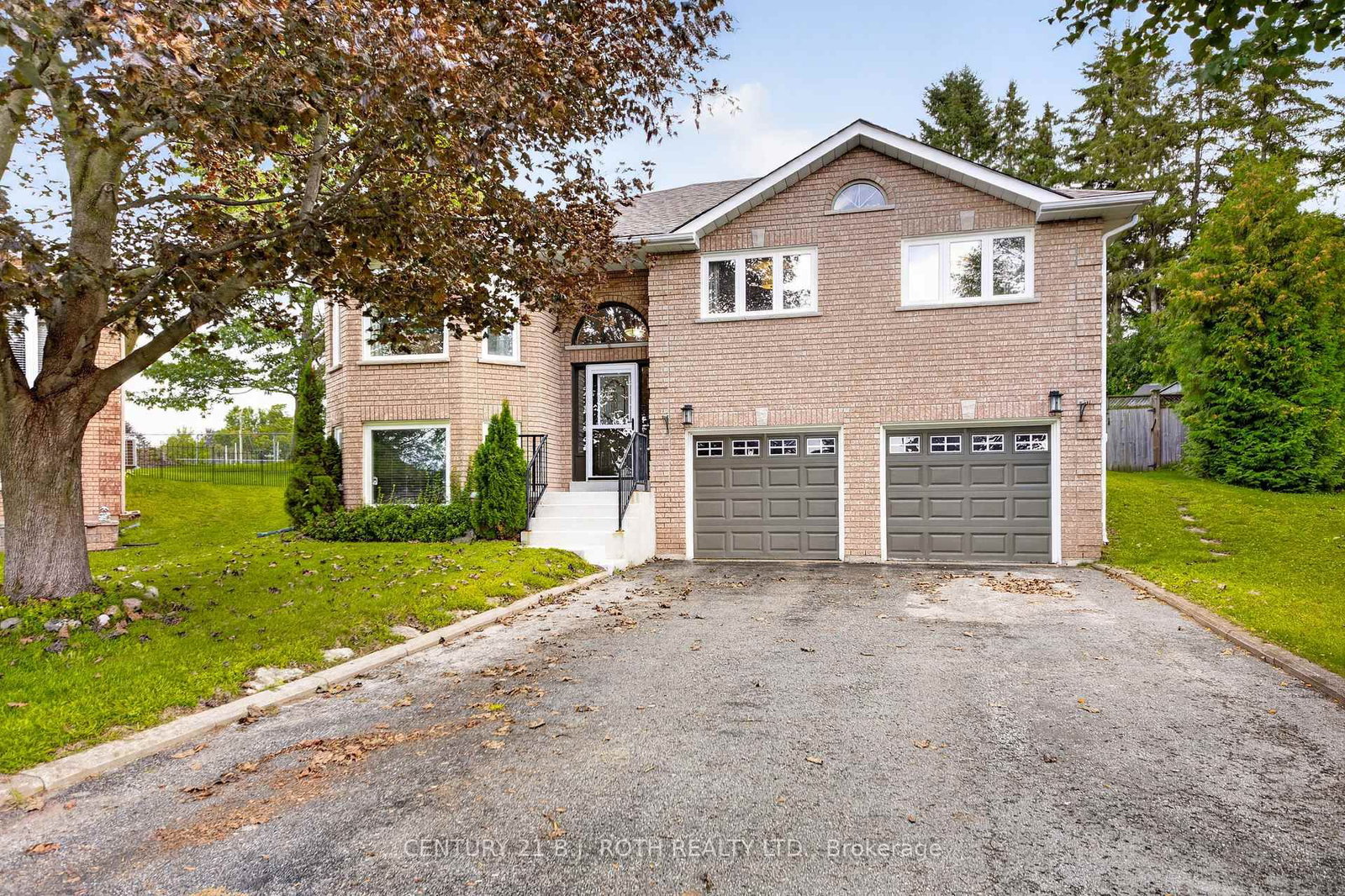 23 Carter Crescent • Orillia, ON photo 1