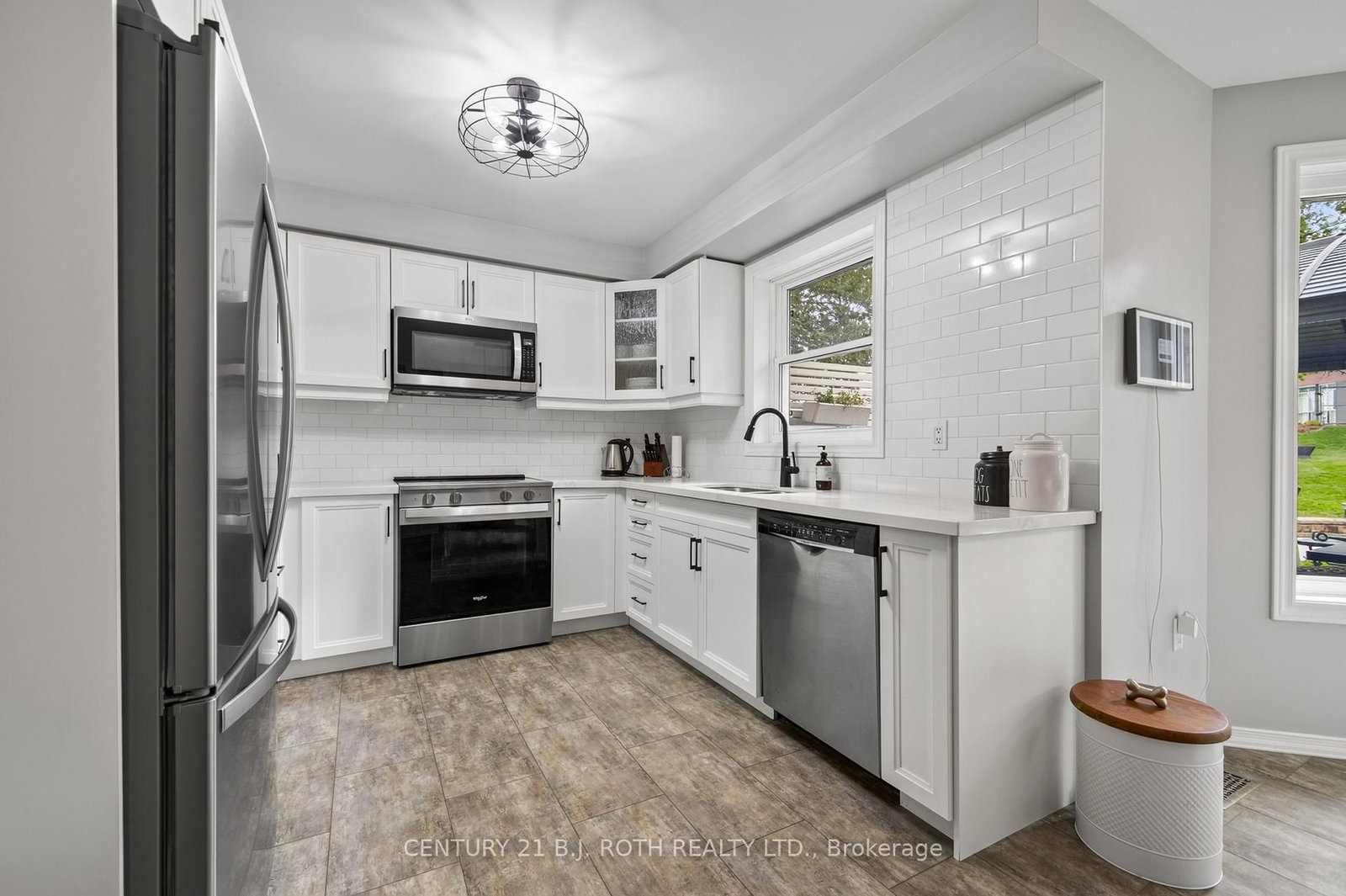 23 Carter Crescent • Orillia, ON photo 4