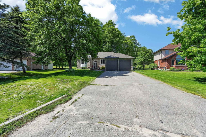 48 Fairway Crescent