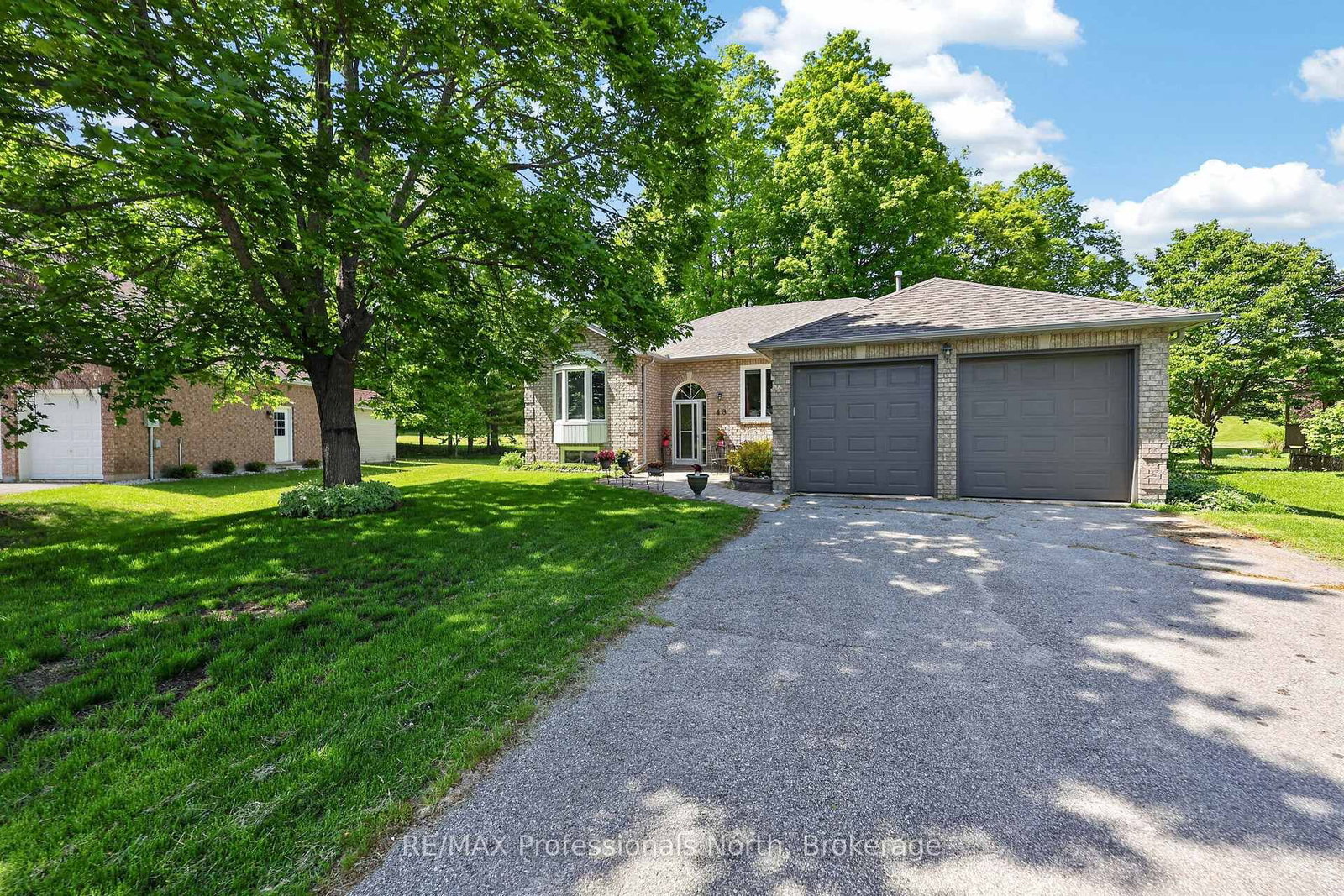 48 Fairway Crescent • Wasaga Beach, ON photo 3