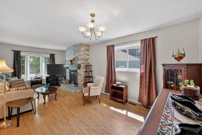 48 Fairway Crescent • Wasaga Beach, ON photo 8