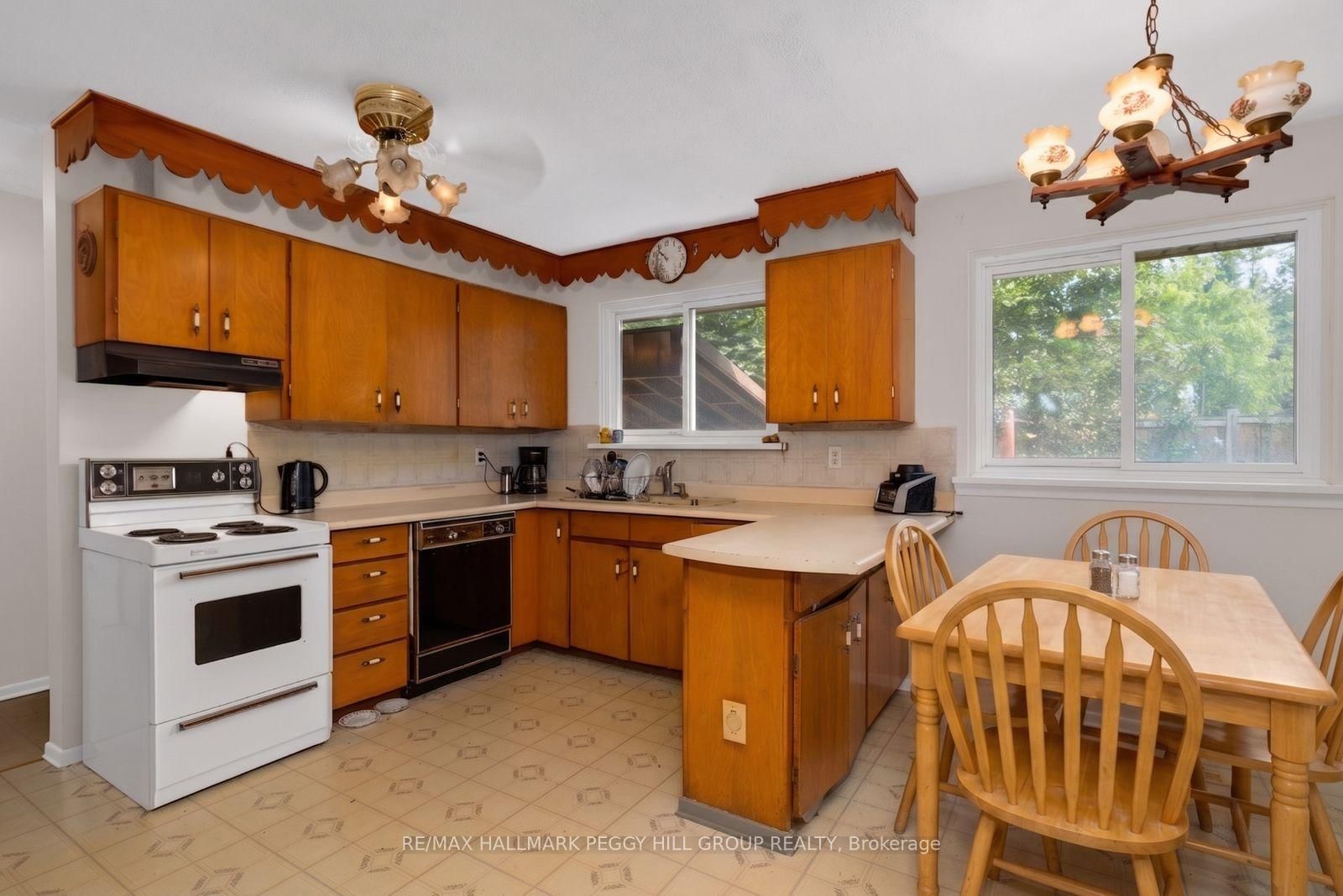 3 Maguire Avenue • Springwater, ON photo 4