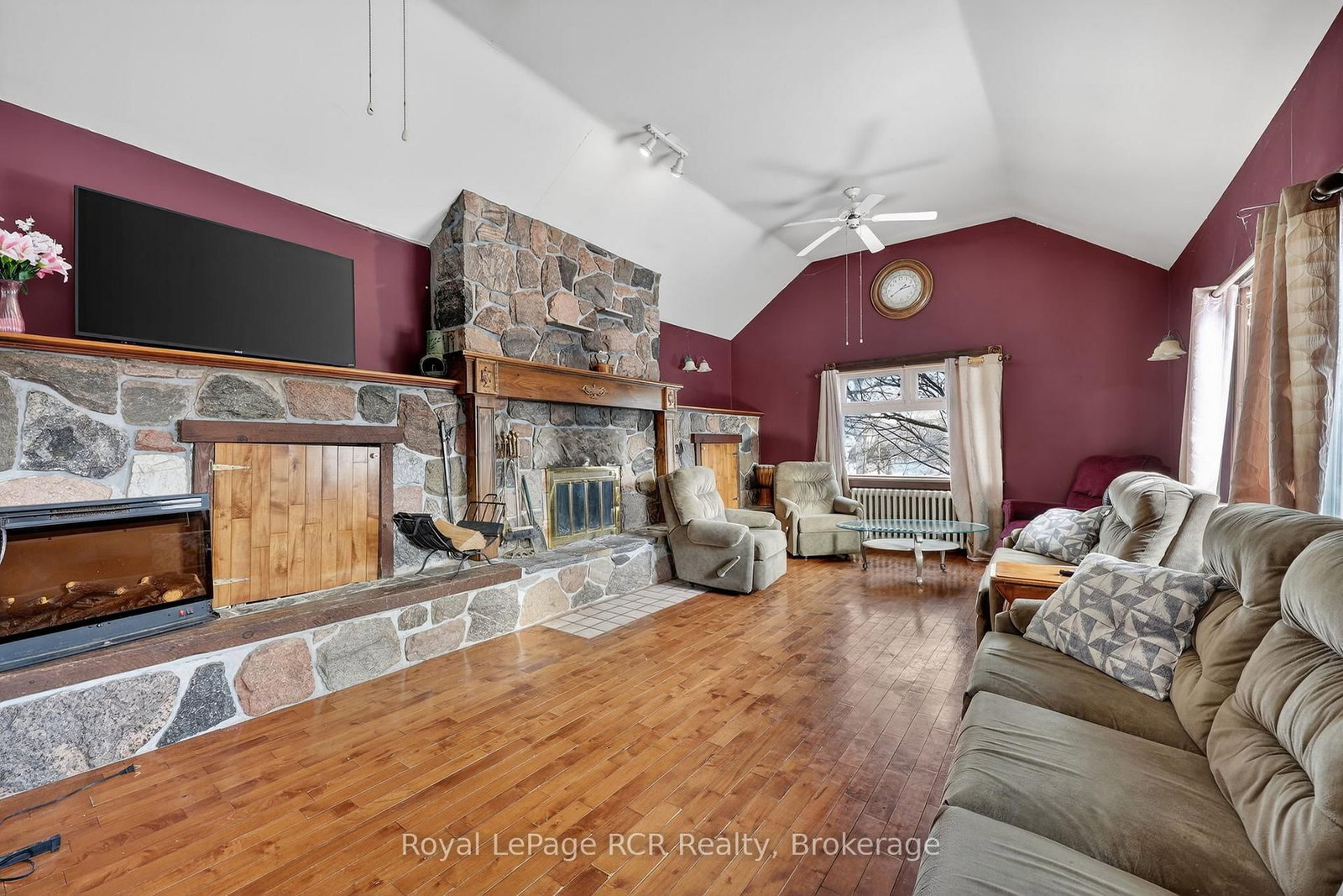 2553 County Road 42 • Clearview, ON photo 18