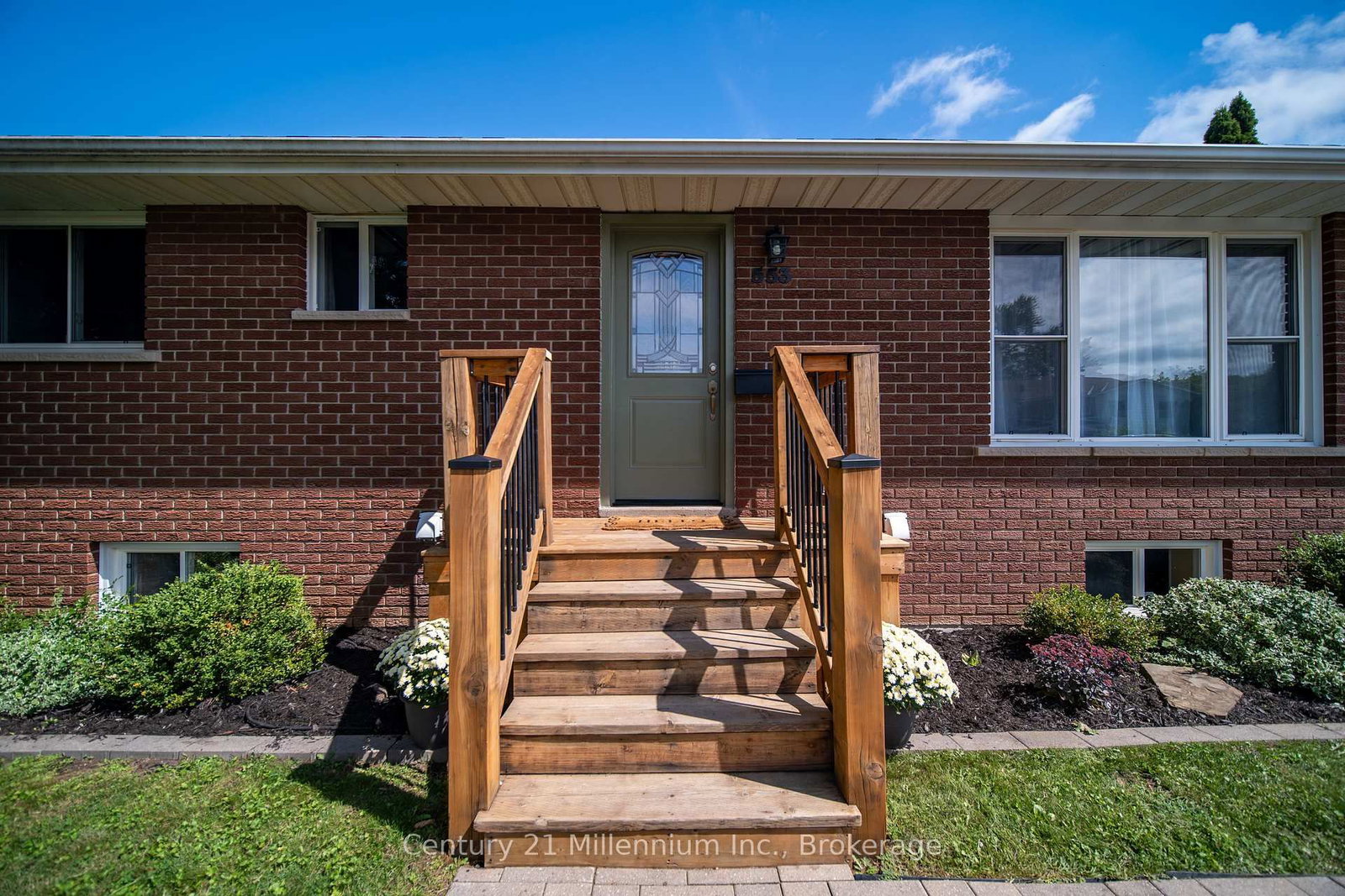 553 Spruce Street • Collingwood, ON photo 4