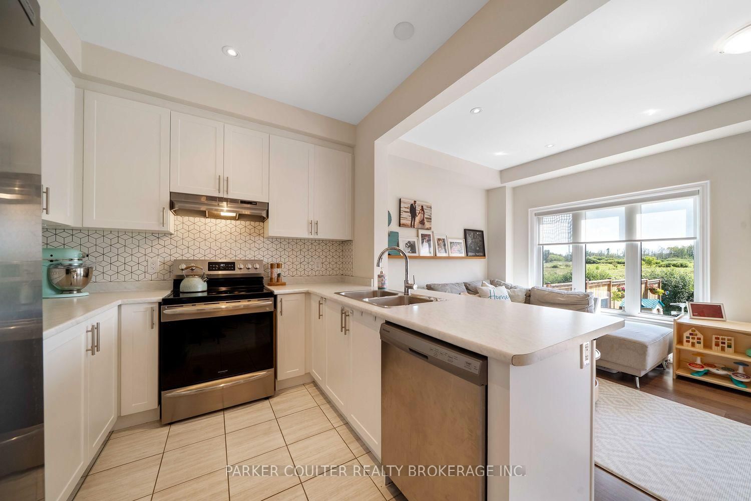 309 Atkinson Street • Clearview, ON photo 10