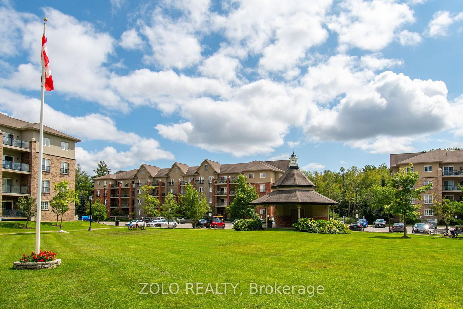 41 Ferndale Drive S • #312 • Barrie, ON photo 4