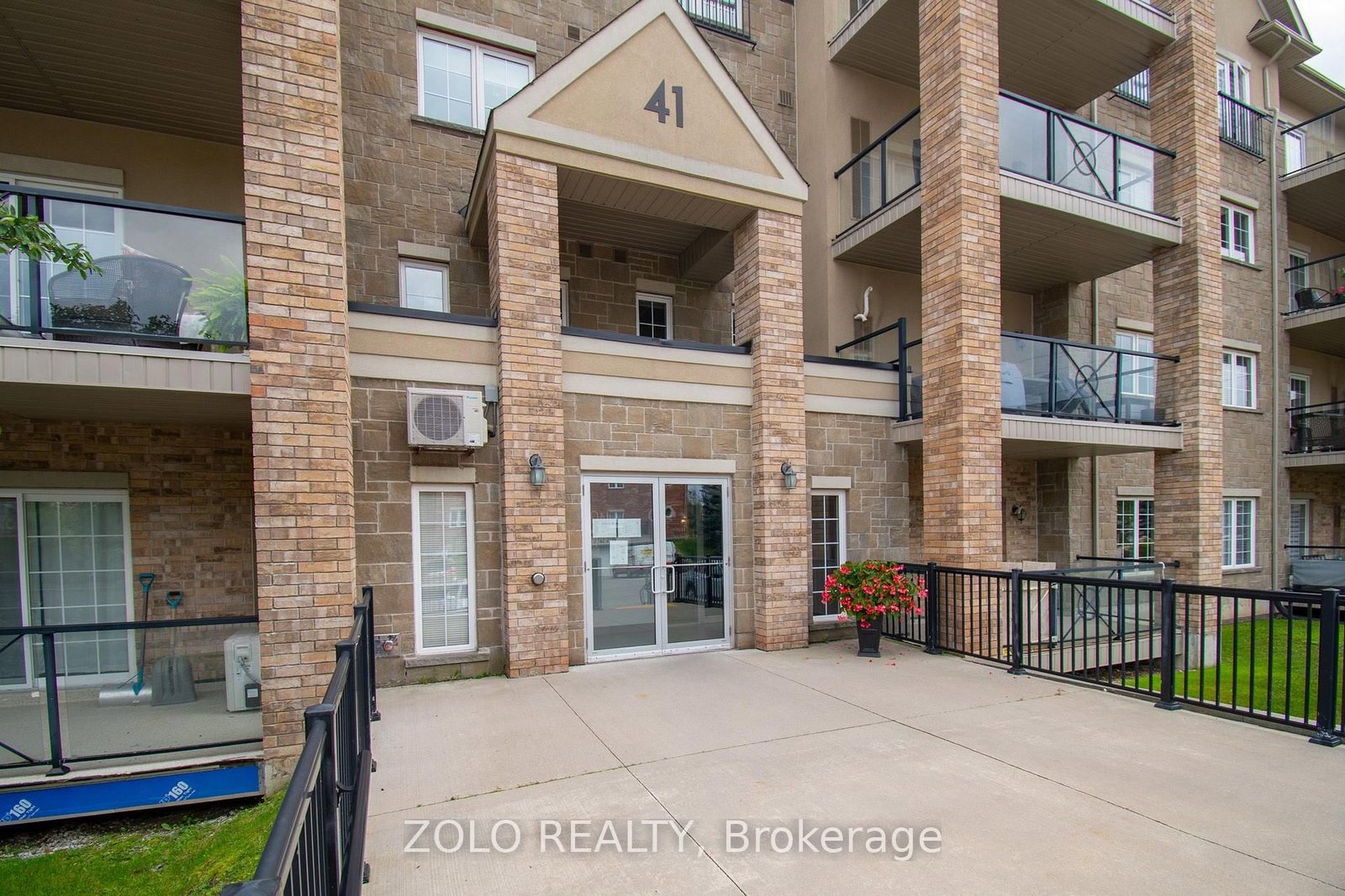 41 Ferndale Drive S • #312 • Barrie, ON photo 8