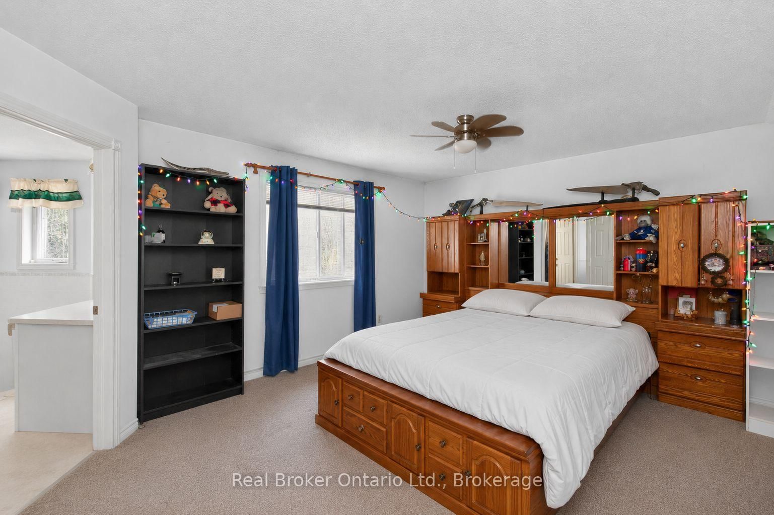 11 Campbell Court • Springwater, ON photo 8