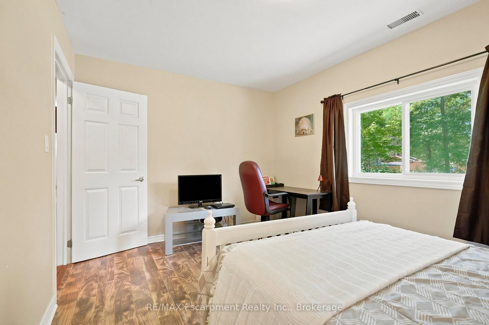 16 Hiawatha Road • Tiny, ON photo 30