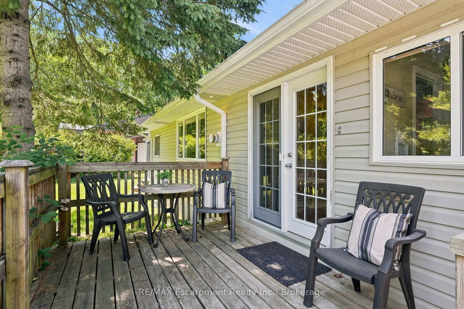 16 Hiawatha Road • Tiny, ON photo 5
