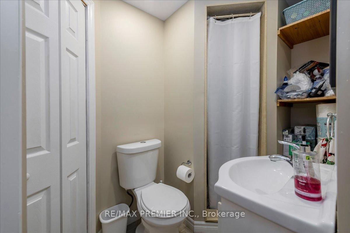 129 Chalmers Drive • Barrie, ON photo 15