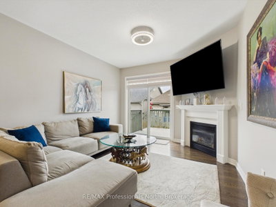 35 Canterbury Circle • Orillia, ON photo 5