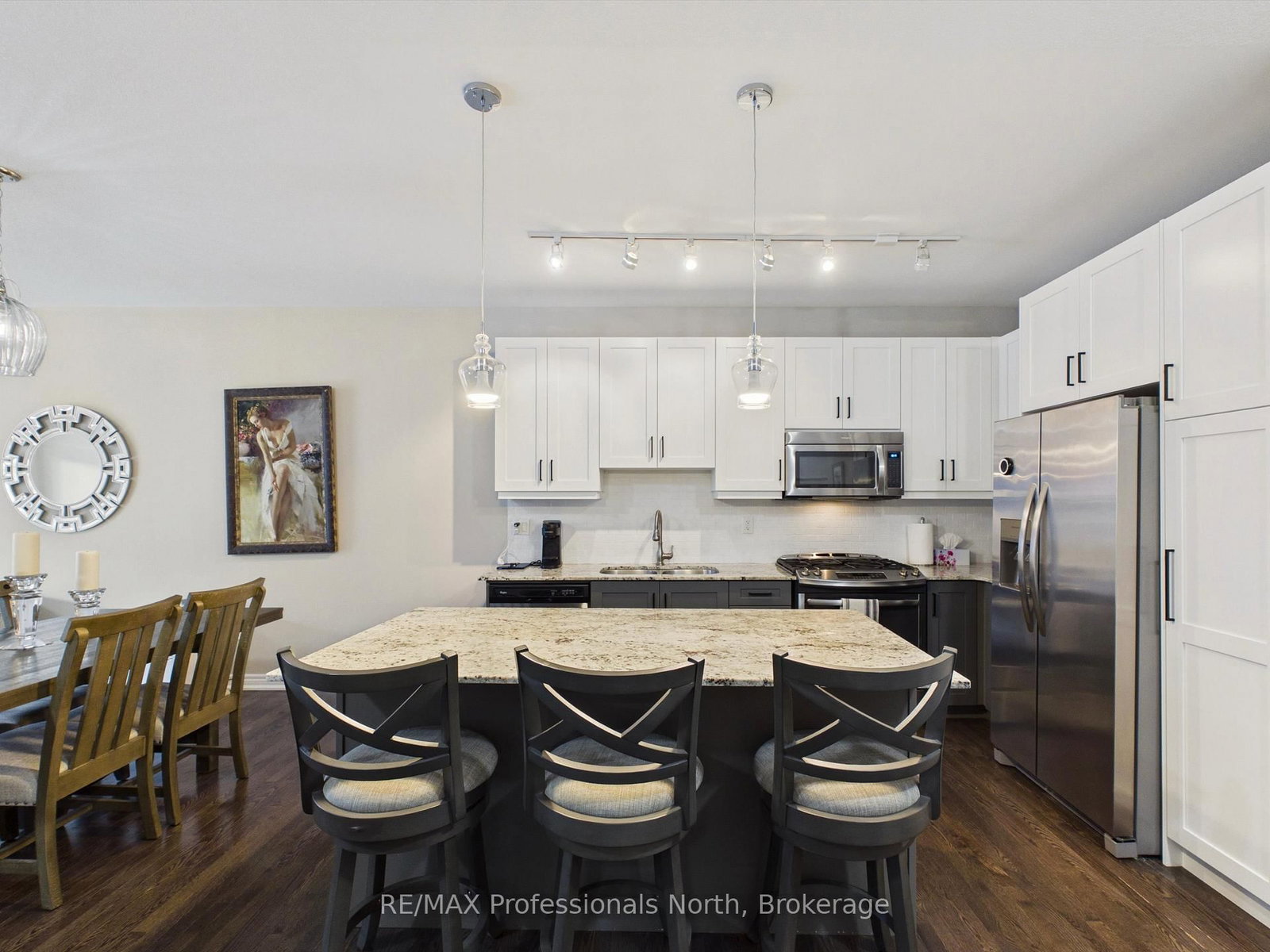 35 Canterbury Circle • Orillia, ON photo 9