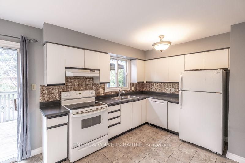 94 Ferguson Drive • Barrie, ON photo 10