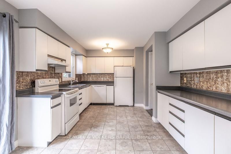94 Ferguson Drive • Barrie, ON photo 8