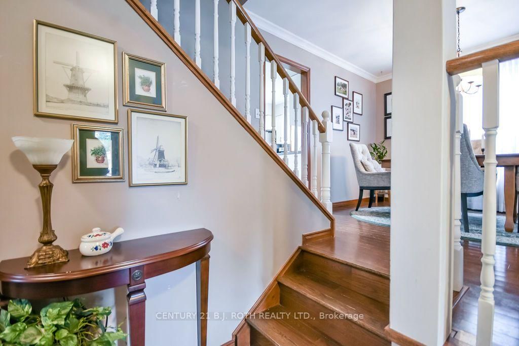 377 MARY Street • Orillia, ON photo 4