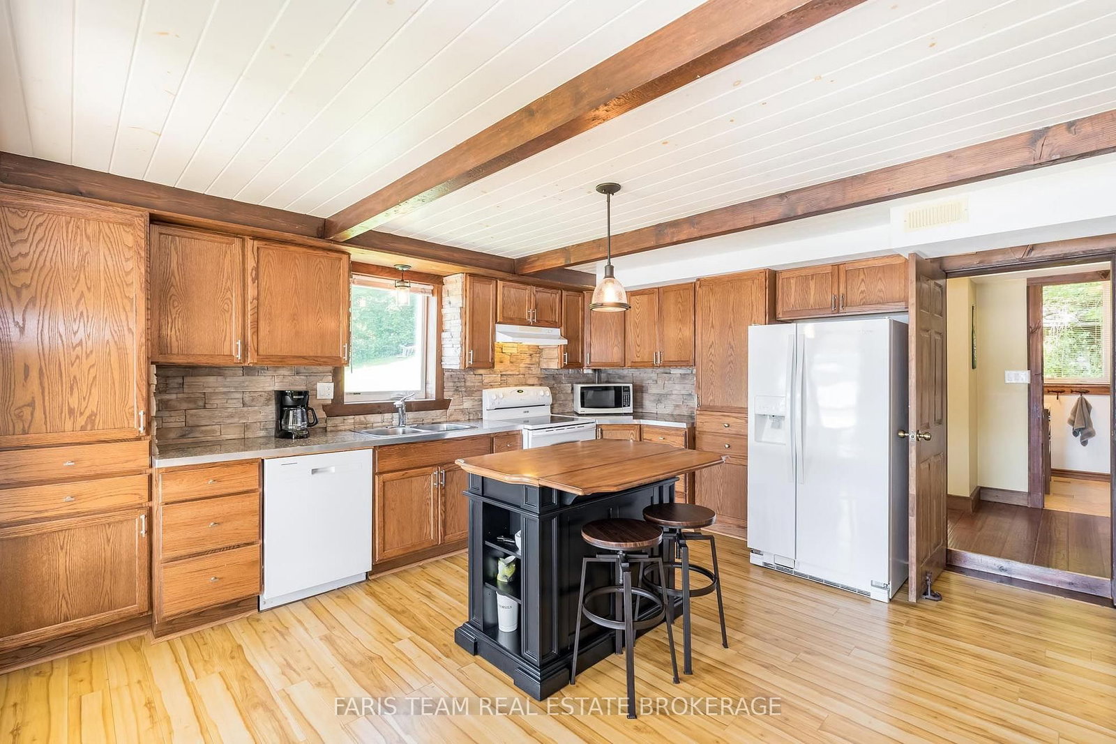 375 Champlain Road • Penetanguishene, ON photo 9