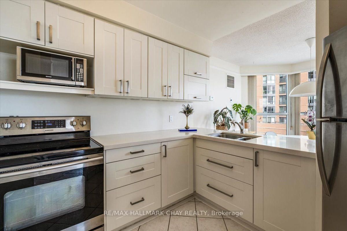 140 Dunlop Street E • #407 • Barrie, ON photo 8