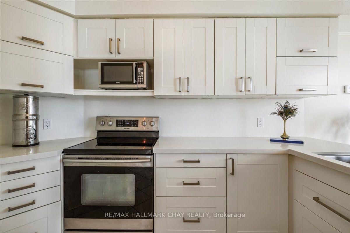 140 Dunlop Street E • #407 • Barrie, ON photo 9