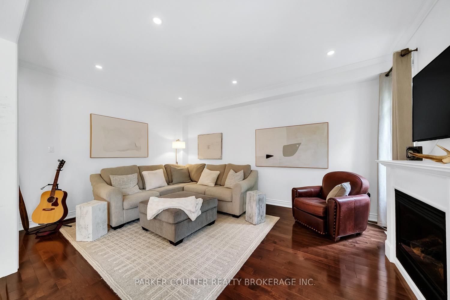 53 Tudor Crescent • Barrie, ON photo 4