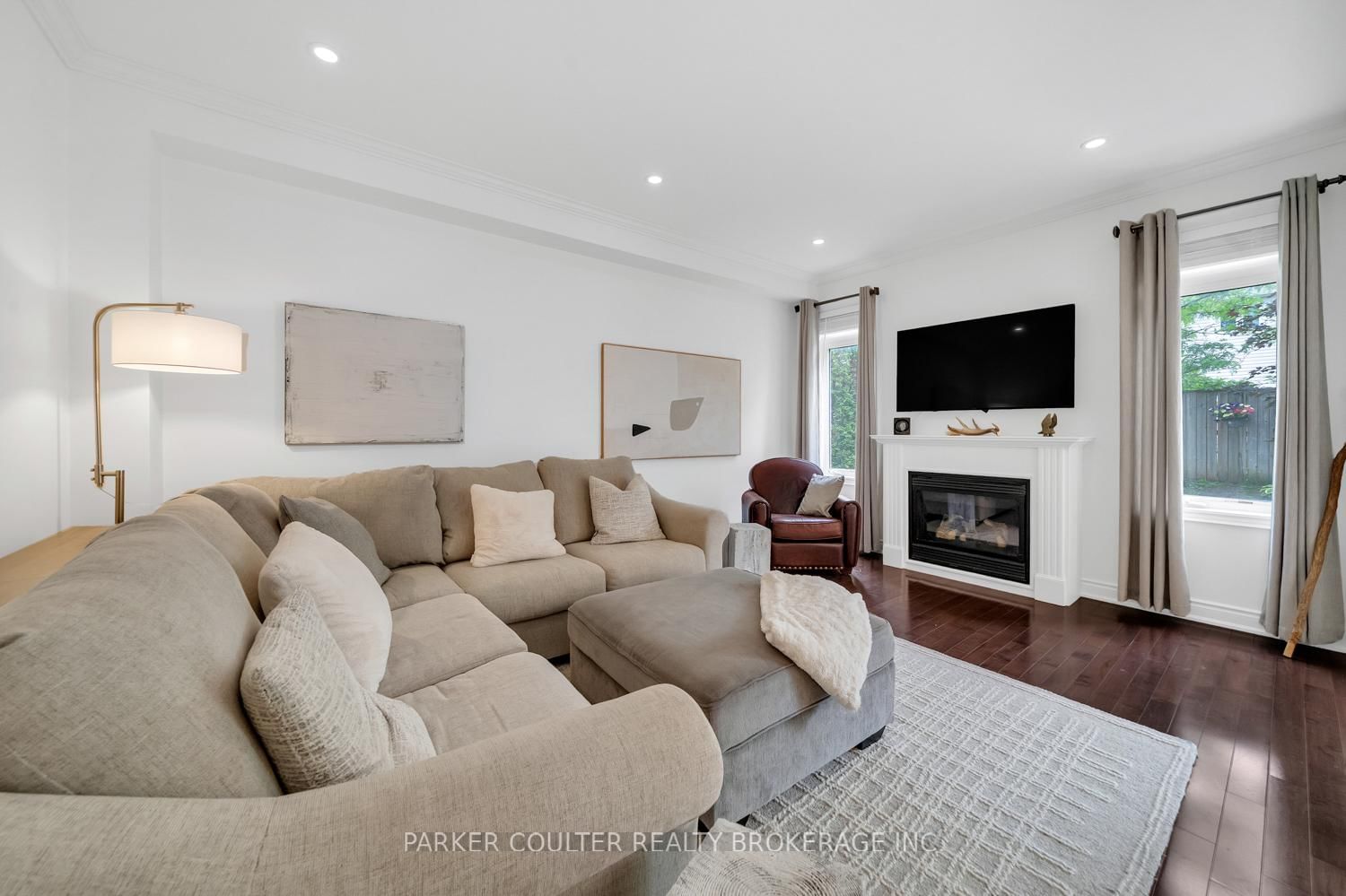 53 Tudor Crescent • Barrie, ON photo 5