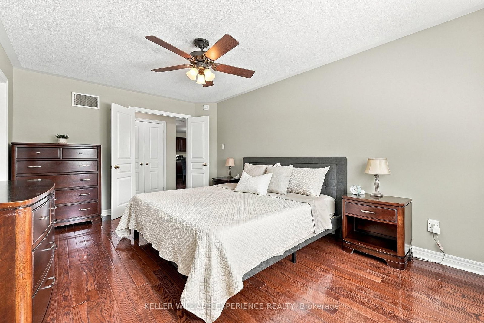 7 Stanley Street • Barrie, ON photo 18