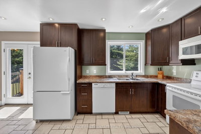 60 Willow Landing Road • Springwater, ON photo 6
