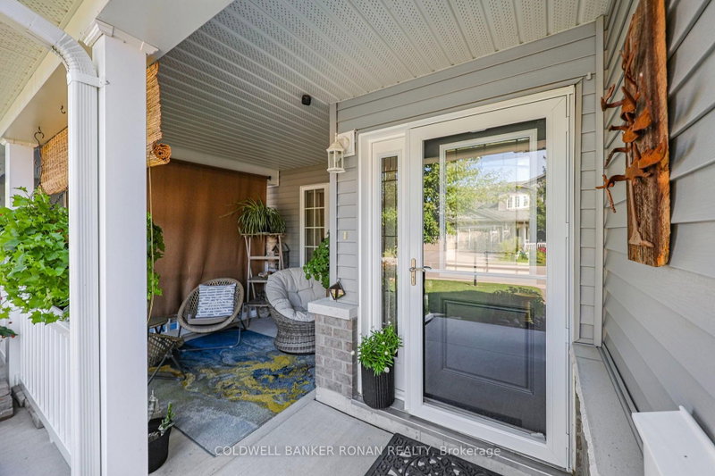 82 Ivy Crescent