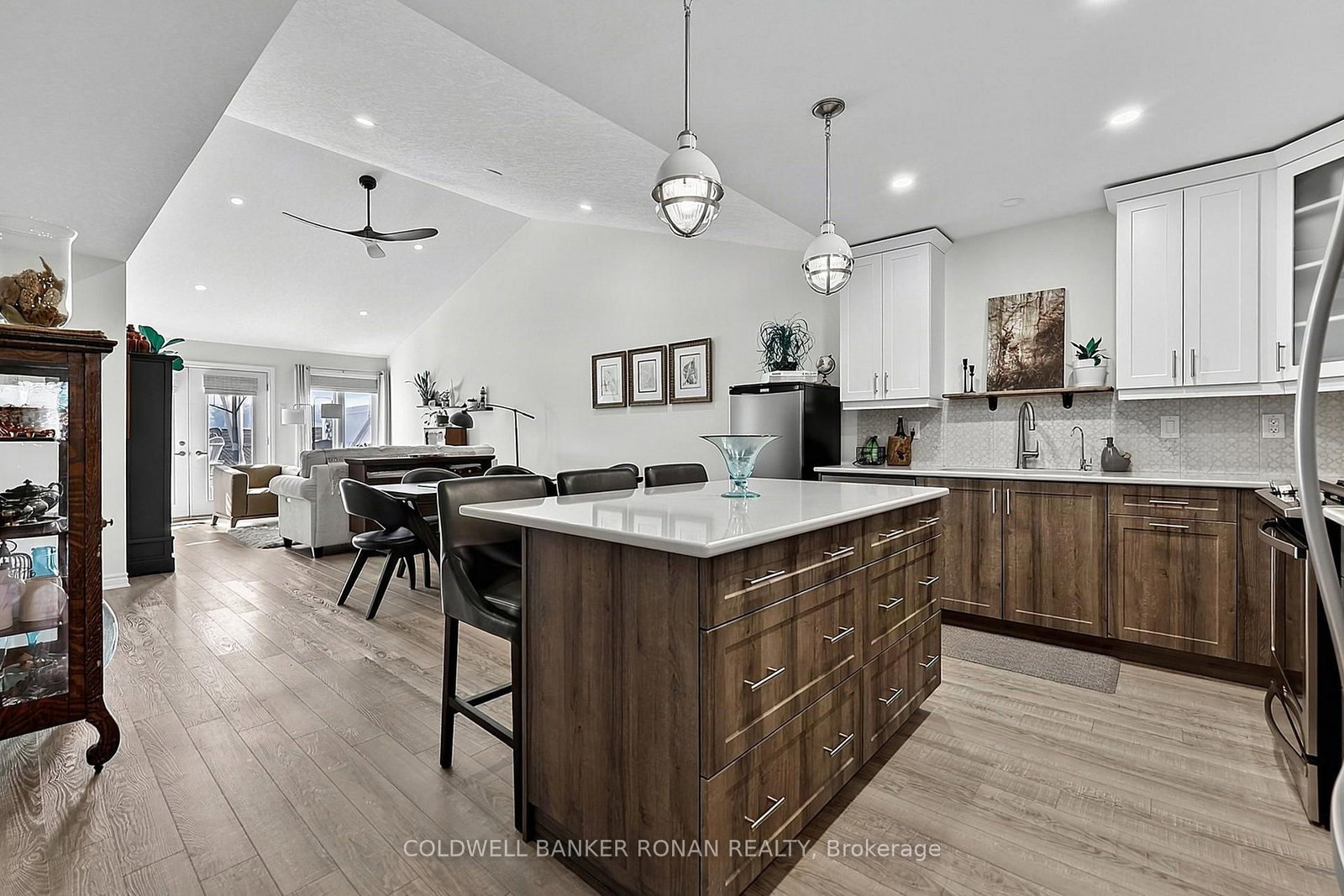 82 Ivy Crescent • Wasaga Beach, ON photo 6