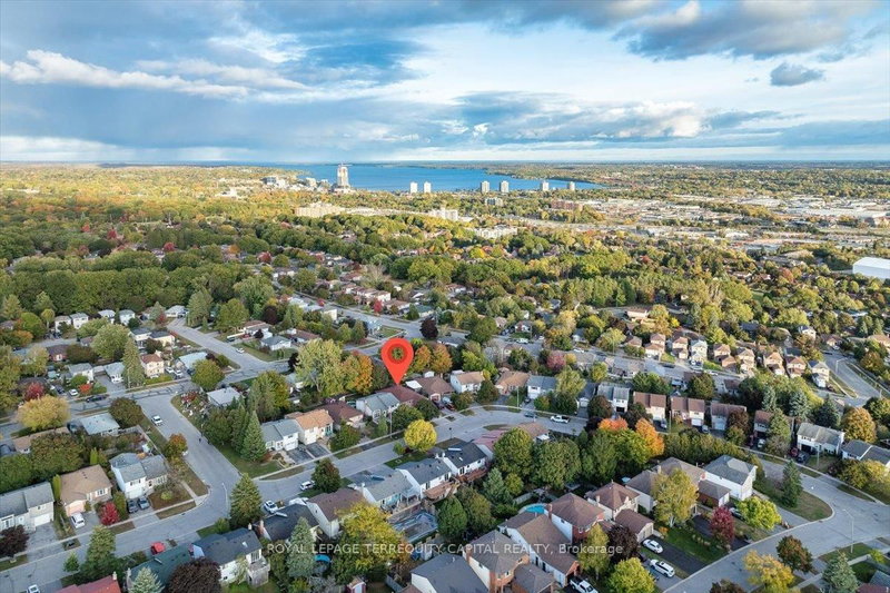 Upper - 118 Shakespeare Crescent