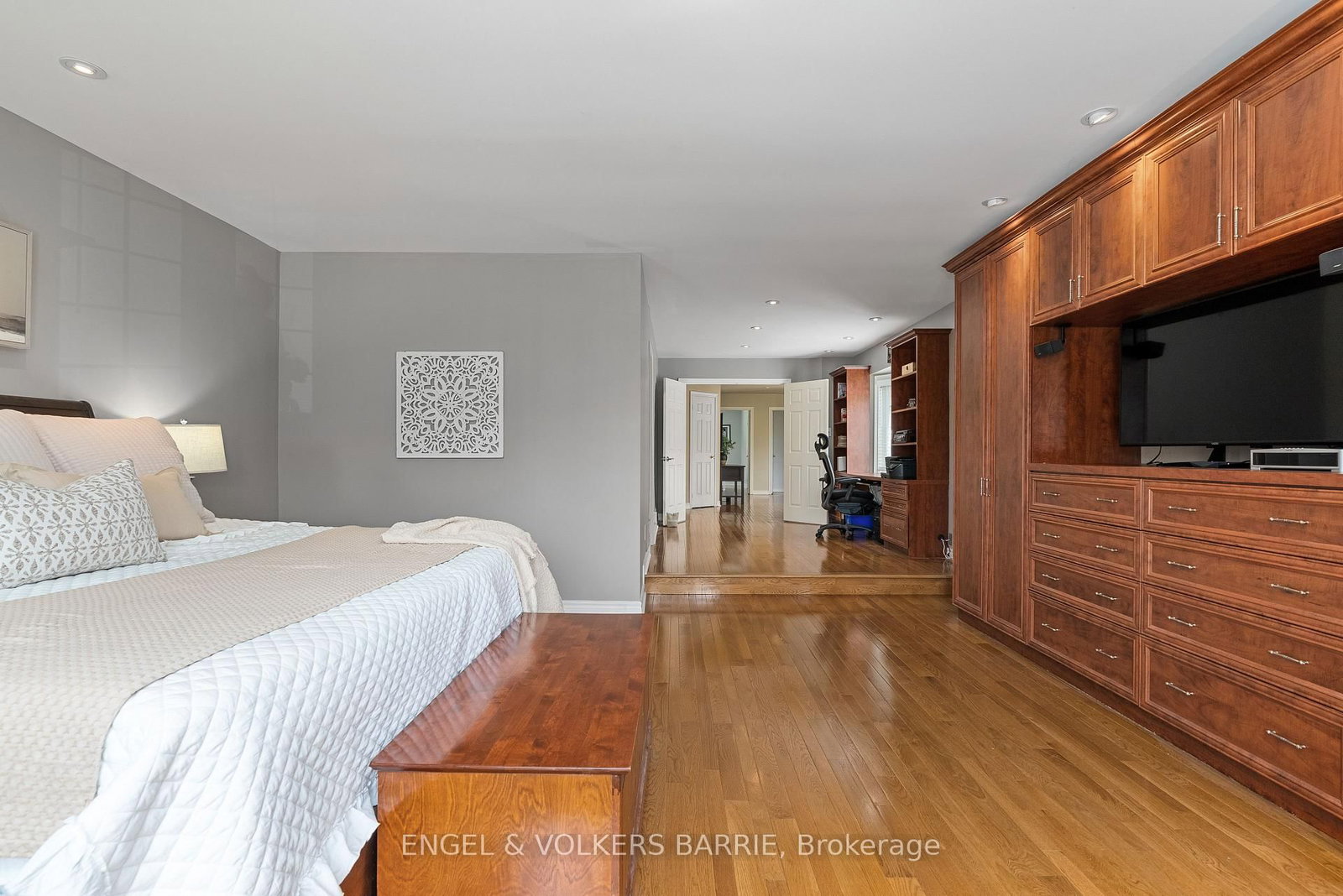 19 Grand Forest Drive • Barrie, ON photo 22