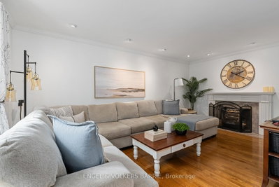 19 Grand Forest Drive • Barrie, ON photo 6