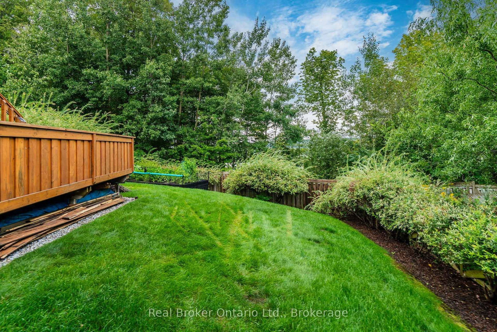 140 Southwinds Crescent • Midland, ON photo 32