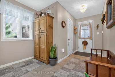 140 Southwinds Crescent • Midland, ON photo 5