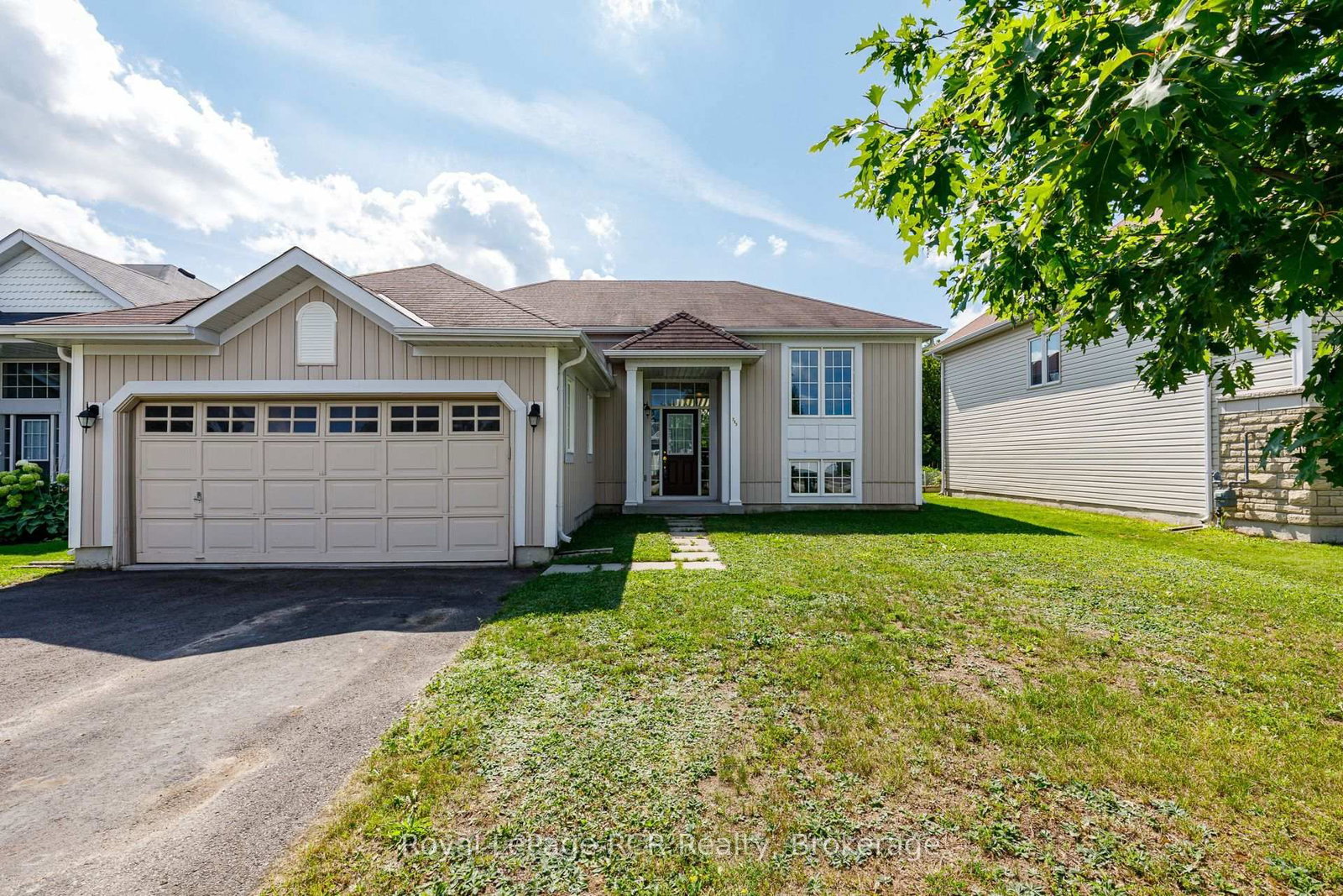 252 Spruce Street • Clearview, ON photo 3