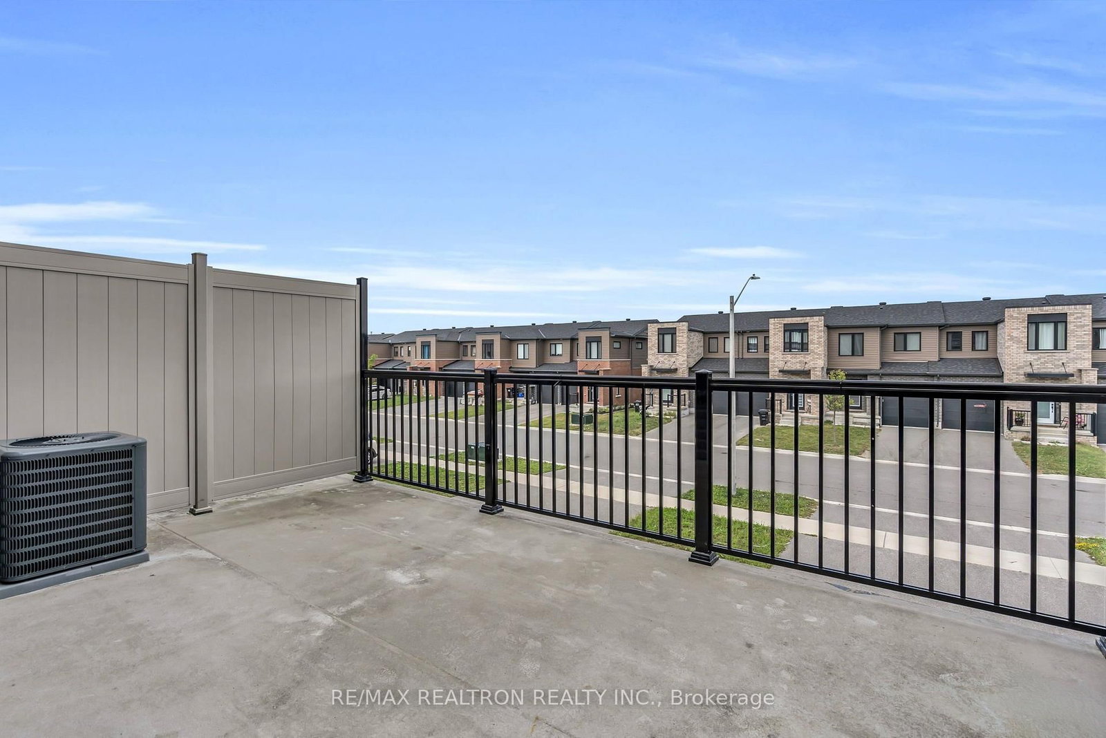 59 Fairlane Avenue • Barrie, ON photo 11