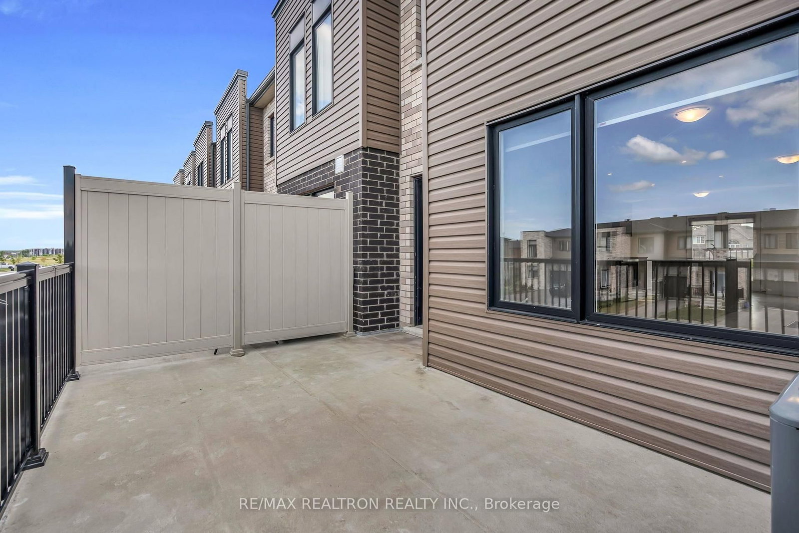 59 Fairlane Avenue • Barrie, ON photo 12