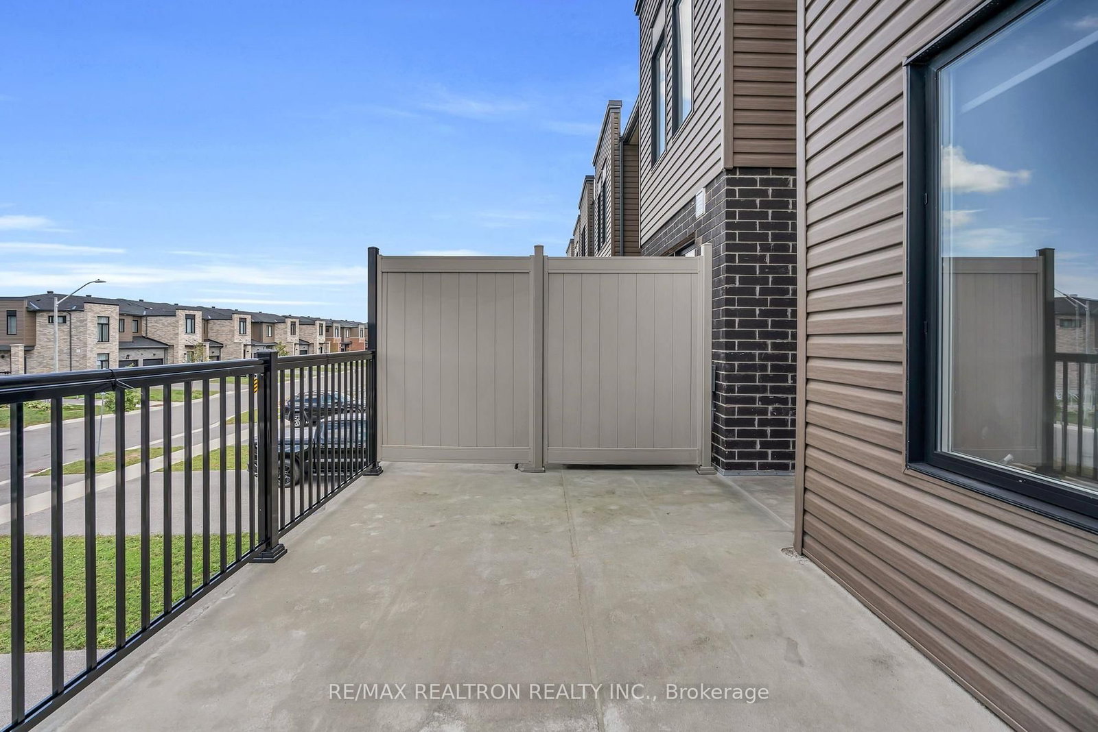 59 Fairlane Avenue • Barrie, ON photo 13