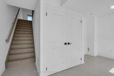 59 Fairlane Avenue • Barrie, ON photo 4