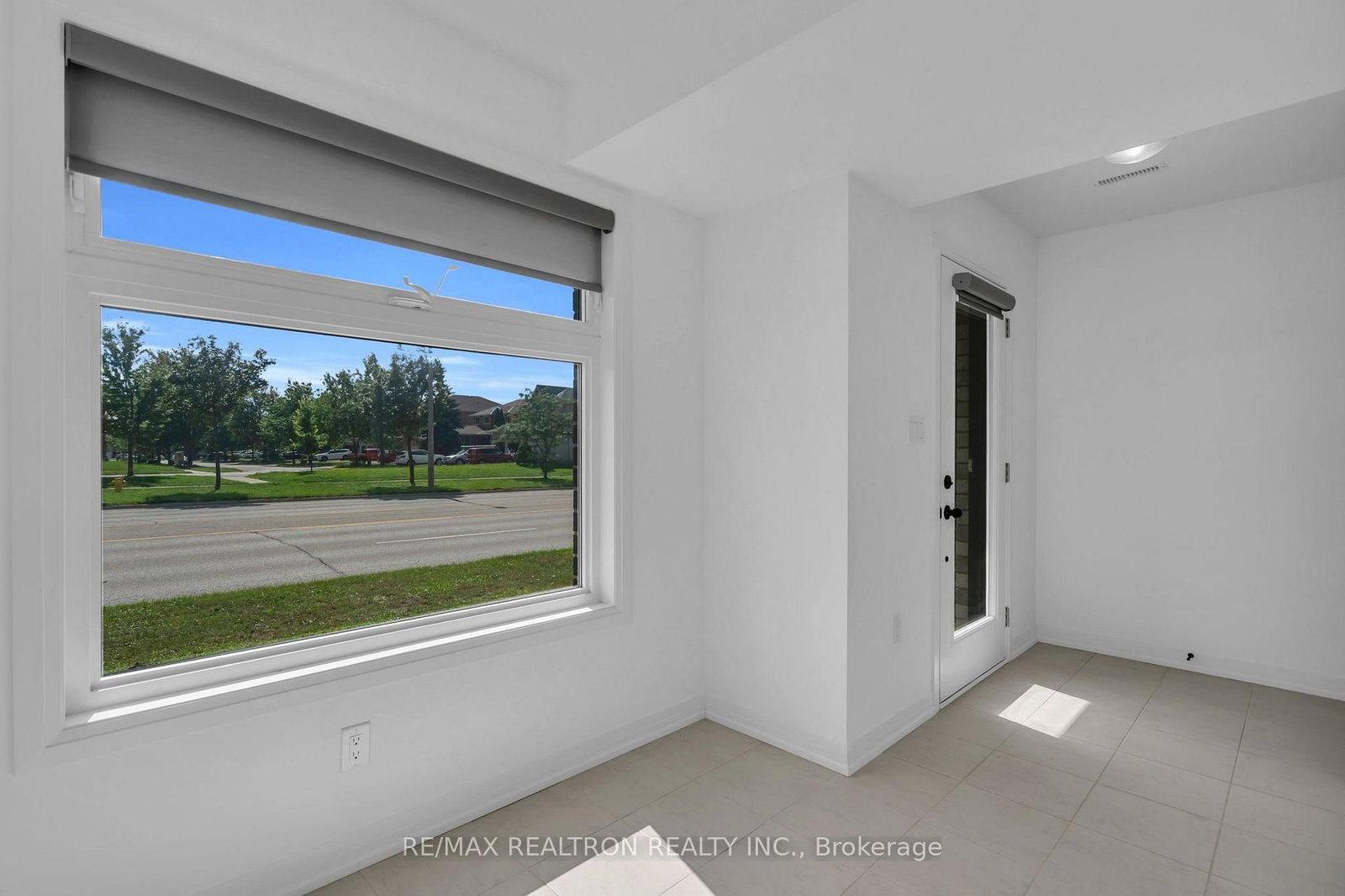 59 Fairlane Avenue • Barrie, ON photo 5