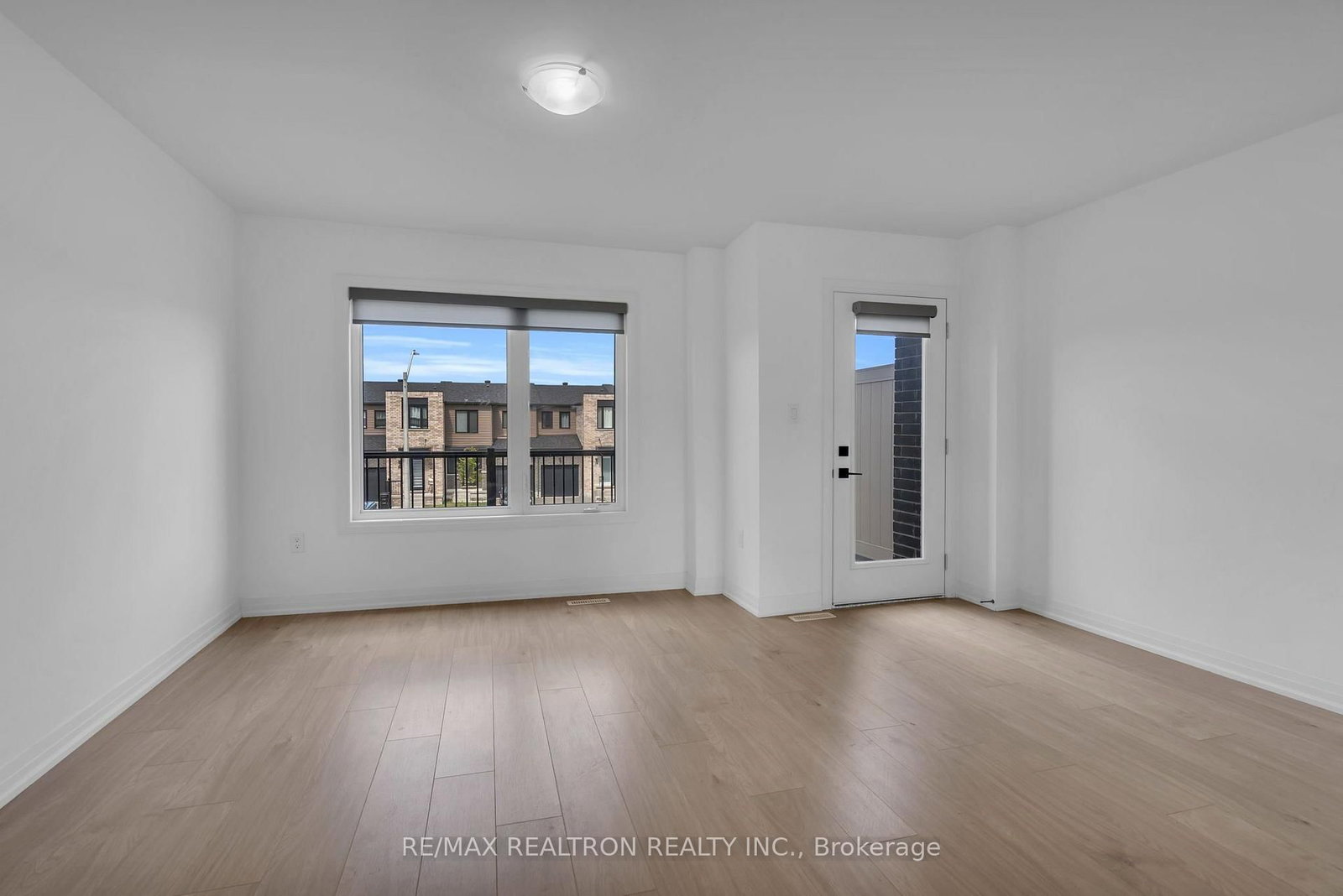 59 Fairlane Avenue • Barrie, ON photo 7