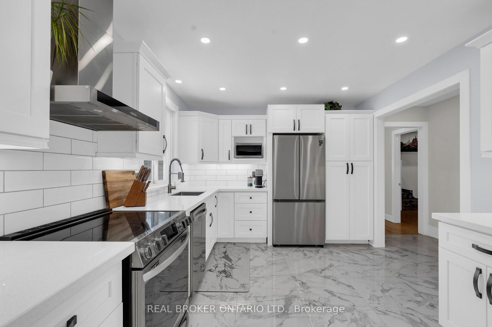 975 Sunnidale Road • Springwater, ON photo 15