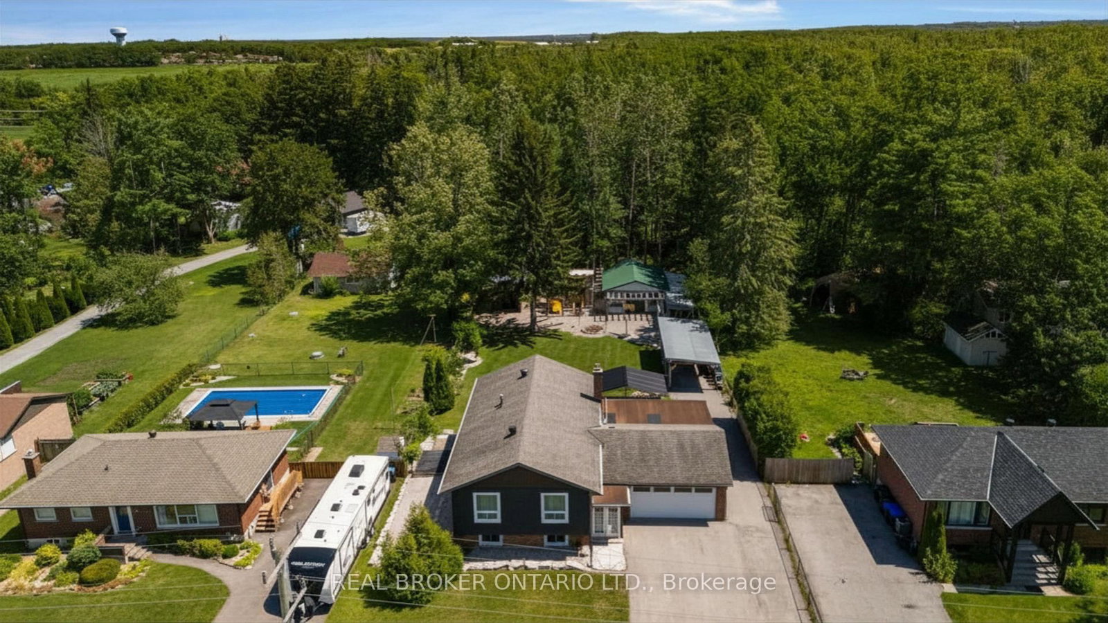 975 Sunnidale Road • Springwater, ON photo 2