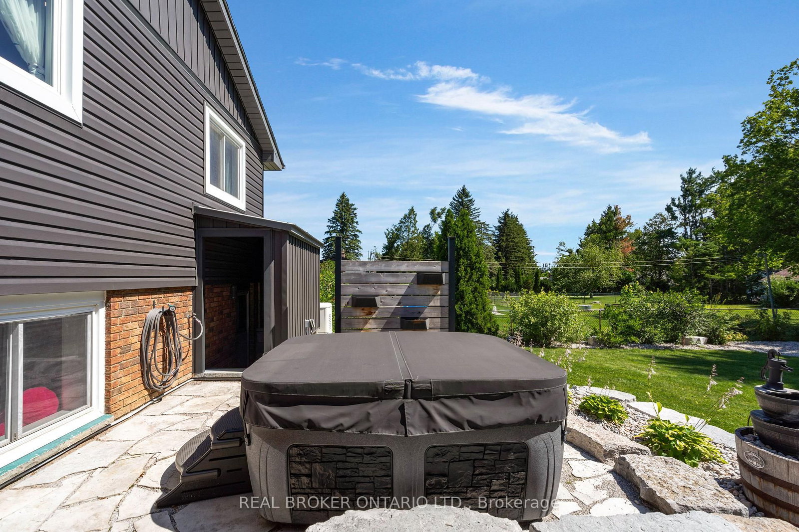 975 Sunnidale Road • Springwater, ON photo 39